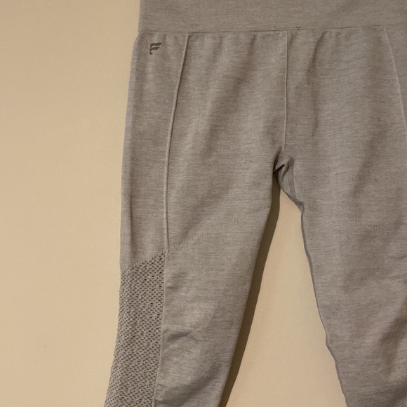 Fabletics Sync high waisted leggings pants Perforated 7/8 Size Small light gray - Picture 4 of 12